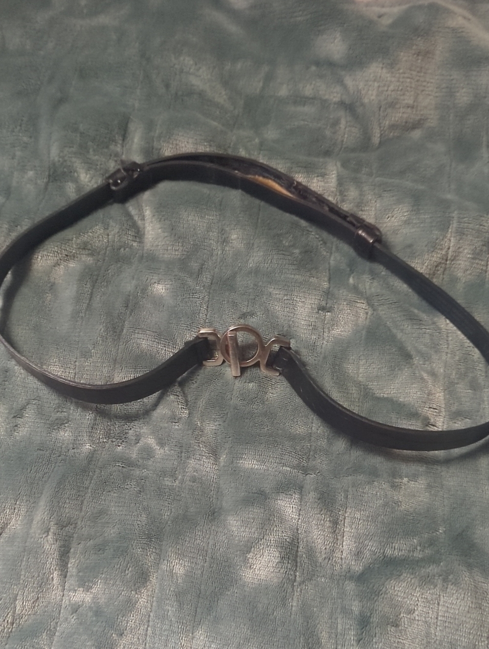 30+Black Leather Belt with Silver Interlocking Clasp. Small size. Pre-loved